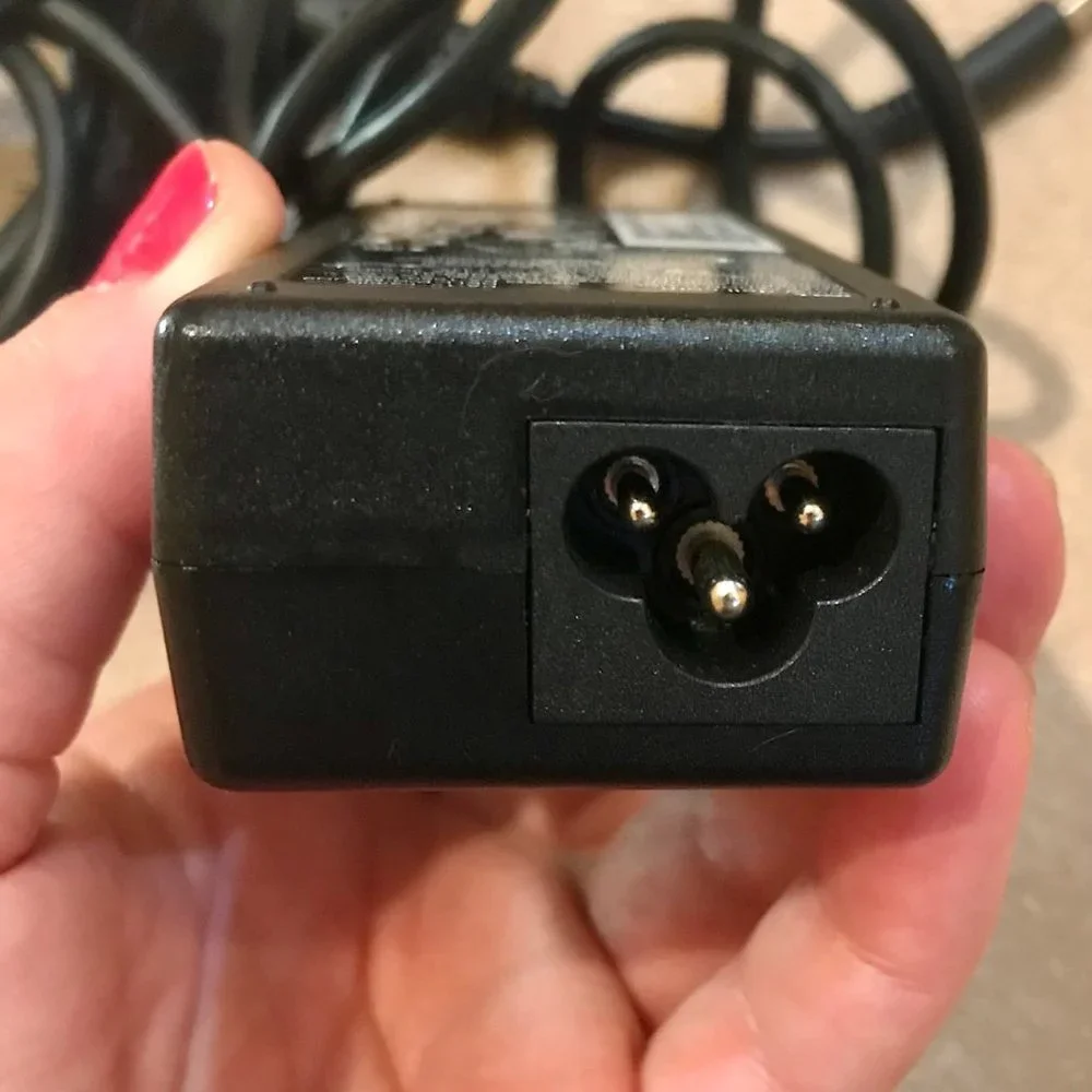DELL LA65NS2-01 A PA-12 19.5V 65W AC POWER ADAPTER